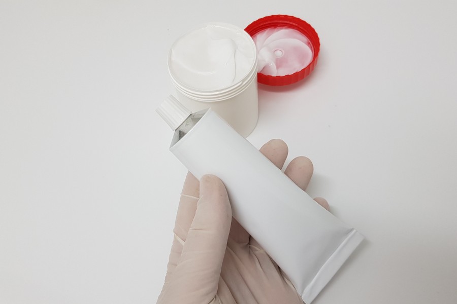 Thuốc mỡ bôi chống nấm