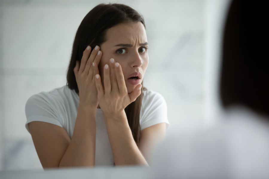 Da bị vàng có thể là do lối sống không lành mạnh, thường xuyên căng thẳng và thiếu ngủ da vàng do lối sống không lành mạnh