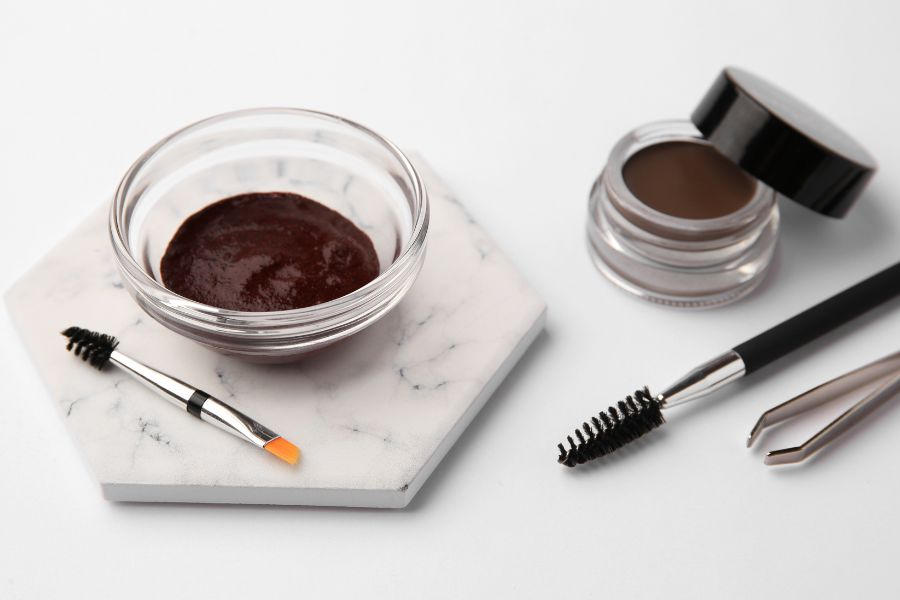 Bột cà phê giúp tạo màu và độ bám cao mà còn giàu khoáng chất, hỗ trợ chăm sóc lông mày hiệu quả Bột cà phê giúp tạo màu và độ bám cao mà còn giàu khoáng chất, hỗ trợ chăm sóc lông mày hiệu quả
