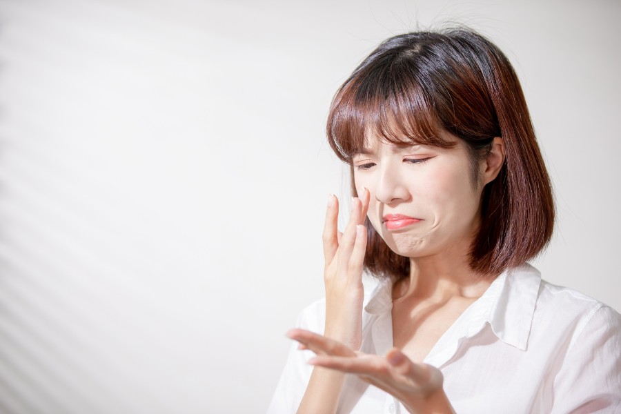 Vùng chữ T thường xuyên tiết dầu nhờn gây tắc nghẽn lỗ chân lông Vùng chữ T thường xuyên tiết dầu nhờn gây tắc nghẽn lỗ chân lông