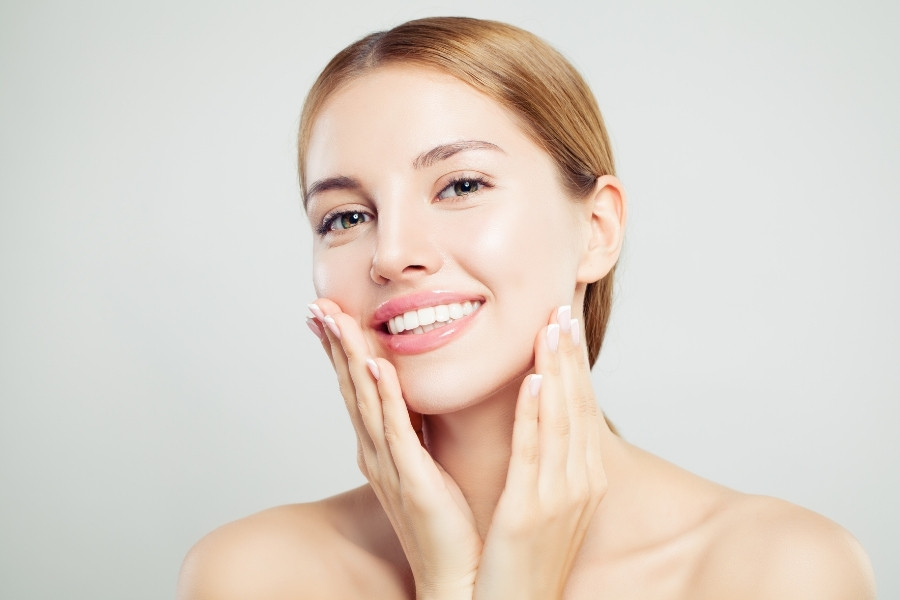 Uống nước cam mỗi ngày có đẹp da không? Uống nước ép cam đều đặn mỗi ngày giúp làn da sáng khỏe mịn màng