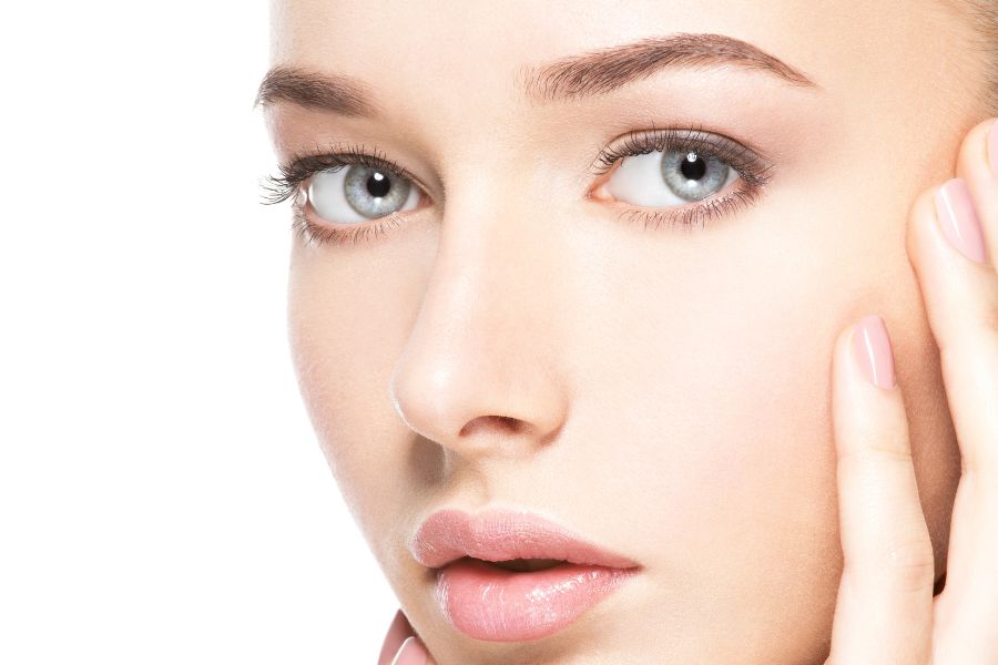 Lông mày màu nâu xám là sự kết hợp tinh tế giữa màu nâu và màu xám trung tính Lông mày màu nâu xám là sự kết hợp tinh tế giữa màu nâu và màu xám trung tính