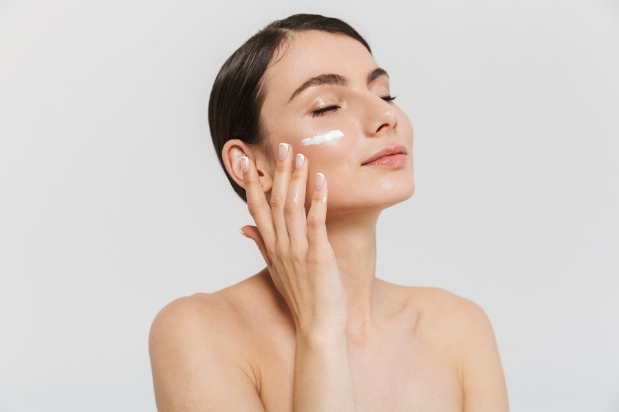 Bổ sung các dưỡng chất chống oxy hóa và collagen để nuôi dưỡng làn da từ sâu bên trong Chăm sóc nuôi dưỡng da từ sâu bên trong