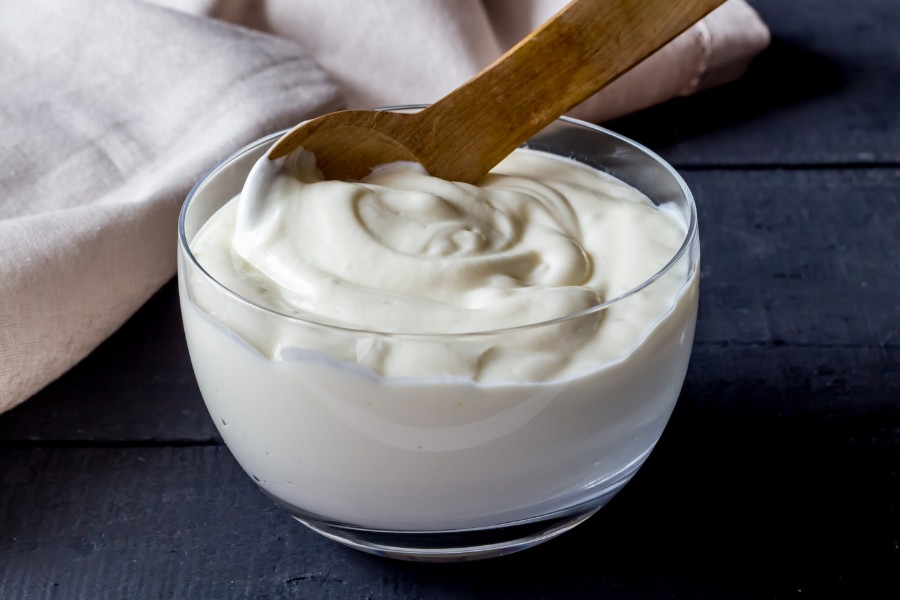 Cách làm đẹp da mặt bằng sữa chua đơn giản hiệu quả