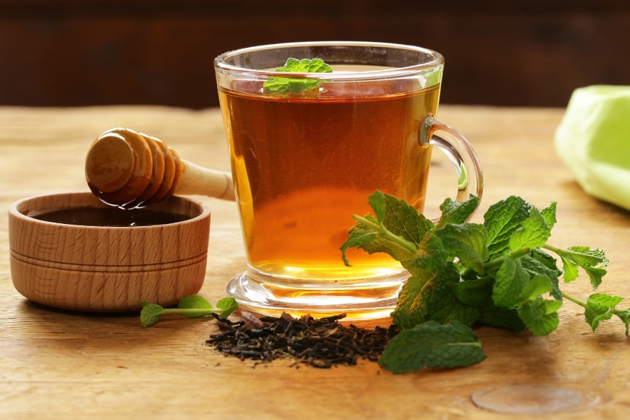 Mật ong bôi mặt có tốt không? Có, công thức mật ong và trà xanh giúp ngăn ngừa mụn hiệu quả