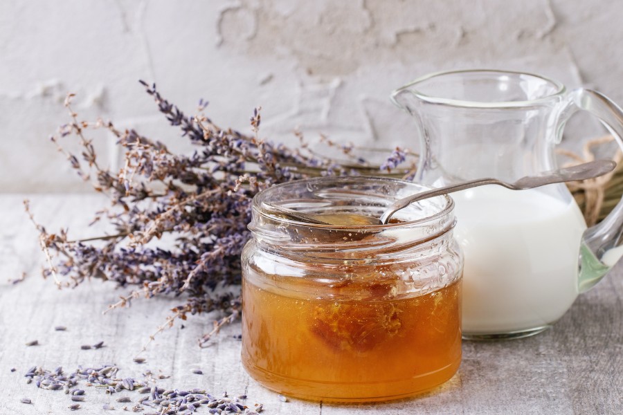 Mặt nạ chống lão hóa da từ mật ong và sữa tươi Mặt nạ chống lão hóa da từ mật ong và sữa tươi