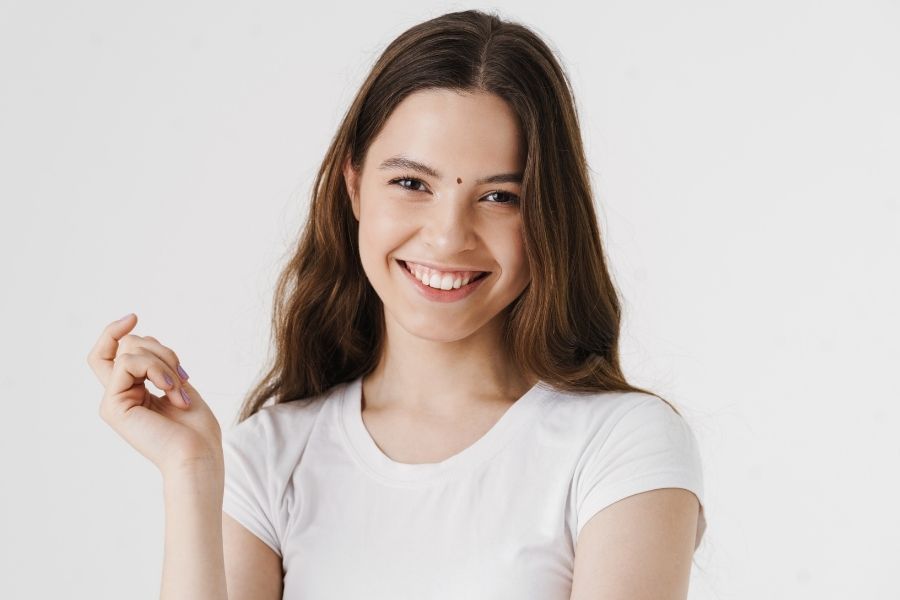 Nốt ruồi ở sơn căn phụ nữ là một điềm báo cho một cuộc sống đầy gian nan và vất vả Nốt ruồi ở sơn căn phụ nữ là một điềm báo cho một cuộc sống đầy gian nan và vất vả