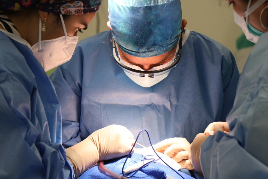 Phẫu thuật trị vết sẹo lớn do mụn để lại