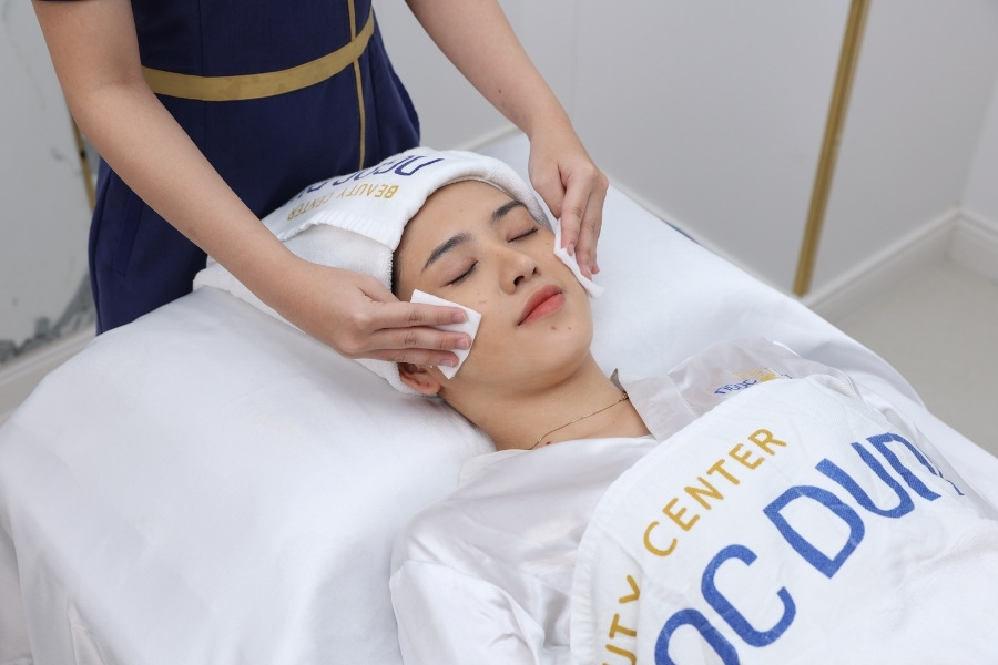 quá trình thực hiện công nghệ tắm trắng phủ pha lê tại thẩm mỹ viện ngọc dung