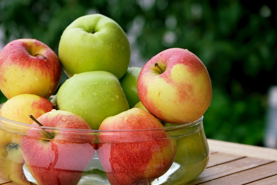 táo giàu collagen, hỗ trợ làm trắng da