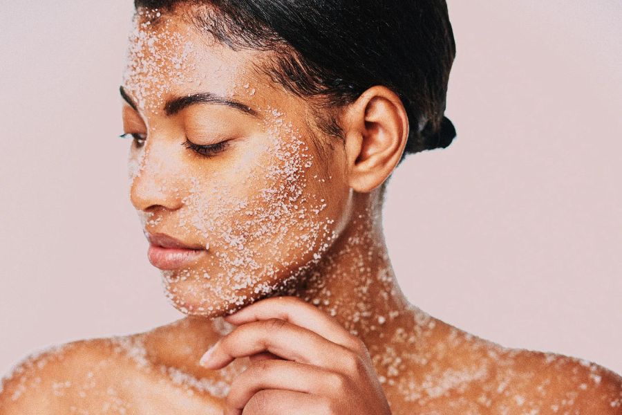 Nên đắp mặt nạ tẩy tế bào chết trong khoảng 10-15 phút để đạt hiệu quả tốt nhất Nên đắp mặt nạ tẩy tế bào chết trong khoảng 10-15 phút để đạt hiệu quả tốt nhất