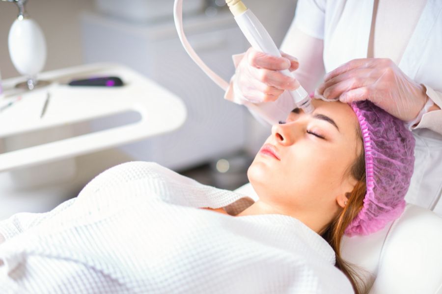 Tẩy nốt ruồi giữa hai lông mày an toàn với công nghệ hiện đại