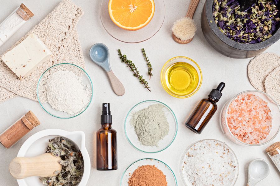 Nên lựa sản phẩm và thành phần tẩy tế bào chết cho da mụn phù hợp Nên lựa sản phẩm và thành phần tẩy tế bào chết cho da mụn phù hợp