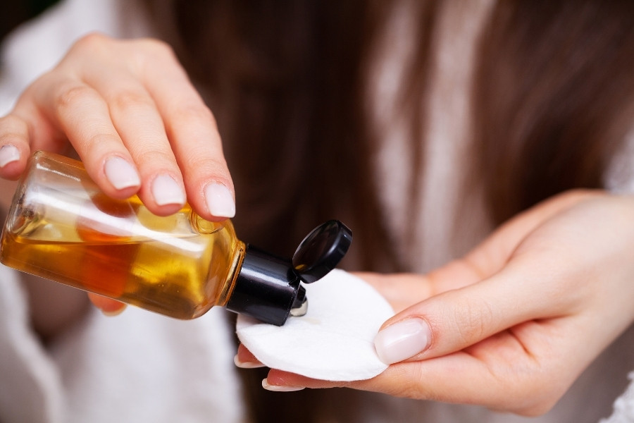 Sử dụng nước hoa hồng có cần rửa lại không? 2 nước hoa hồng có tác dụng gì?