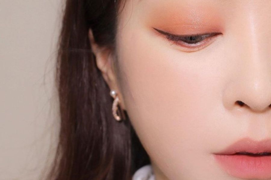 Mắt lá khoai là gì? Đặc điểm và ý nghĩa mắt lá khoai 6 Một kiểu trang điểm phù hợp có thể khiến đôi mắt lá khoai trở nên cuốn hút hơn