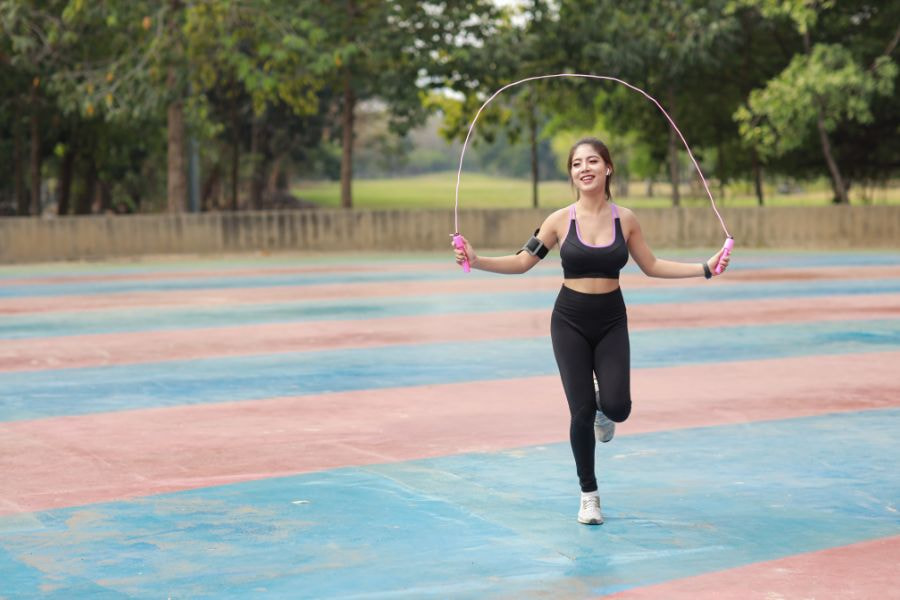 Nhảy dây một chân giúp bạn cải thiện thăng bằng của cơ thể