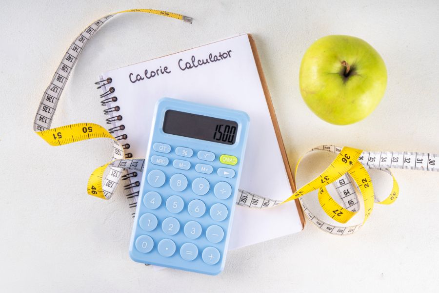Hãy xác định nhu cầu calo hàng ngày để xây dựng thực đơn ăn tăng cơ giảm mỡ cho nữ phù hợp