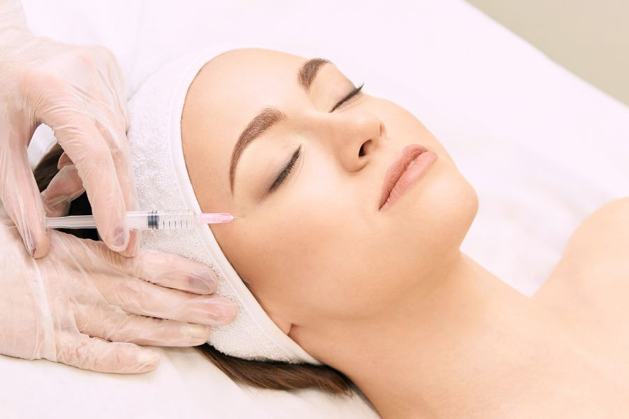 HA cũng được dùng trong thẩm mỹ xâm lấn dưới dạng filler