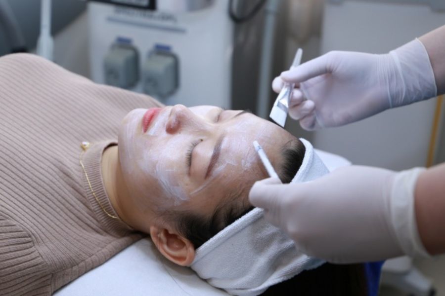 Công dụng của liệu pháp ánh sáng xanh trong điều trị mụn 5 Dưỡng da sau điều trị với ánh sáng xanh giúp tối ưu hiệu quả điều trị da tốt hơn