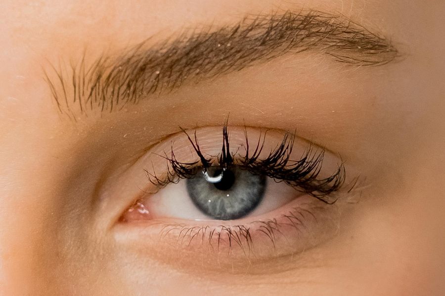 Chân mày lộn xộn có thể là dấu hiệu của cuộc sống nhiều trắc trở