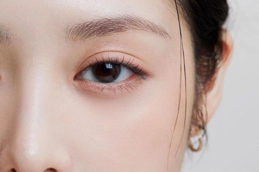 Người sở hữu mắt phượng đêm có ánh nhìn sâu thẳm, huyền bí