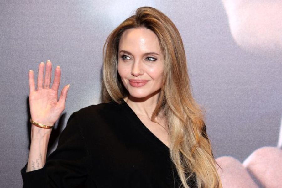 Nữ có xương lông mày nhô cao thường là những cô gái độc lập