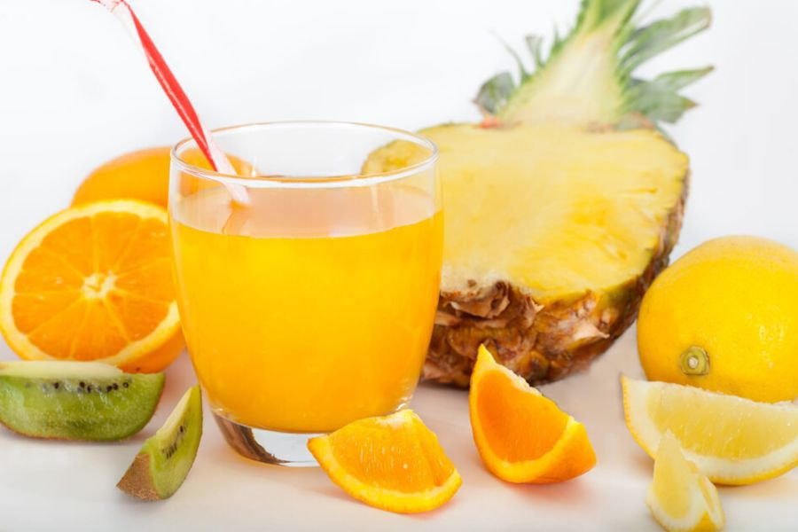 Bạn có thể kết hợp thêm nhiều thành phần khác nhau để có nhiều biến tấu nước dứa thú vị hơn