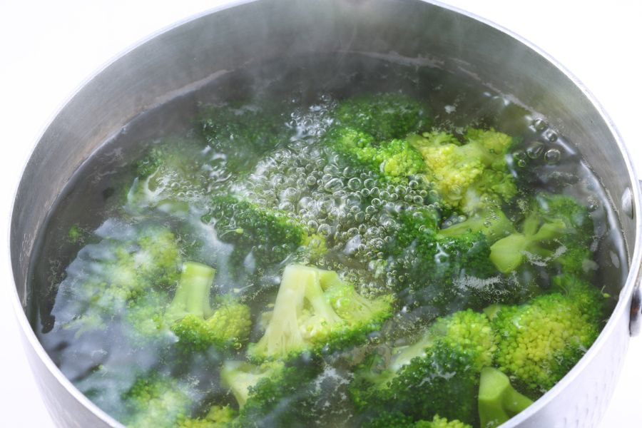 Hãy tập thói quen ăn đồ hấp hoặc luộc để giảm lượng mỡ vào cơ thể