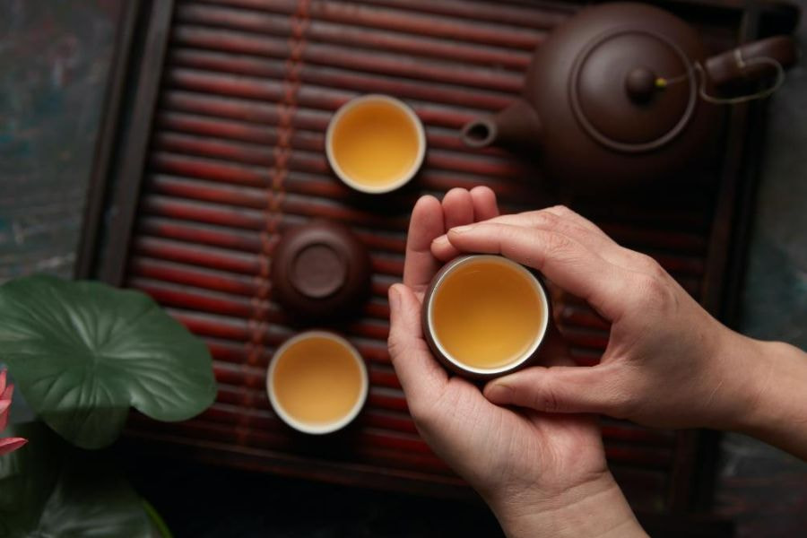 Uống lá sen vào buổi sáng thường sẽ giúp bạn đạt được kết quả giảm mỡ tốt nhất